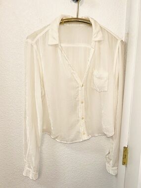 CP SHADES The Velvet Cropped Button up Top with Breast Picket Winter White SZ: M